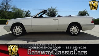 1995 Mercedes-Benz E320 