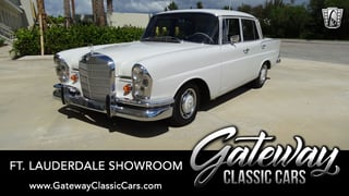 1965 Mercedes-Benz 220S 