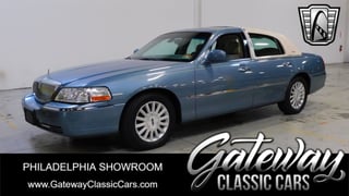 2003 Lincoln Town Car 