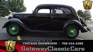 1935 Ford Sedan 