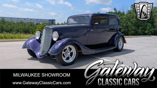1933 Ford 2 Door 