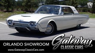 1961 Ford Thunderbird 