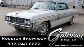 1962 Oldsmobile Starfire 