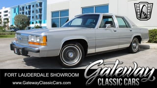 1988 Ford Crown Victoria 