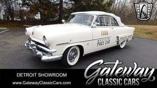 1953 Ford Crestline 