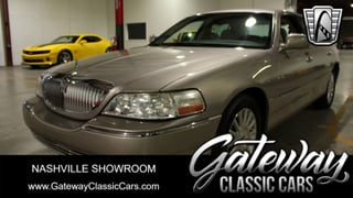 2003 Lincoln Town Car 