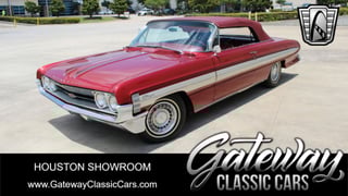 1961 Oldsmobile Starfire 