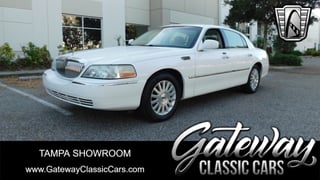 2003 Lincoln Town Car 