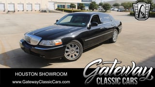 2003 Lincoln Town Car 