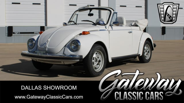 洋書 CLASSIC VOLKSWAGENS 1972 VolksWagen Super Beetle Gateway Classic Cars #1540