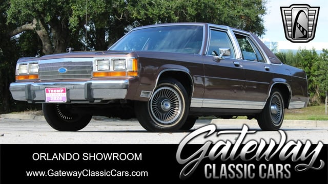 1989 Ford Crown Victoria 