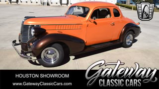 1938 Pontiac Deluxe  Restomod