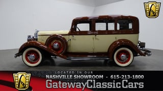 1933 Chrysler Sedan 