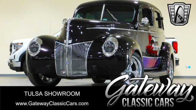 1940 Ford Deluxe Sedan 