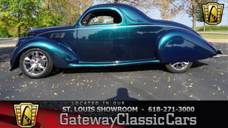 1937 Lincoln Zephyr 