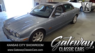 2005 Jaguar XJ8L 