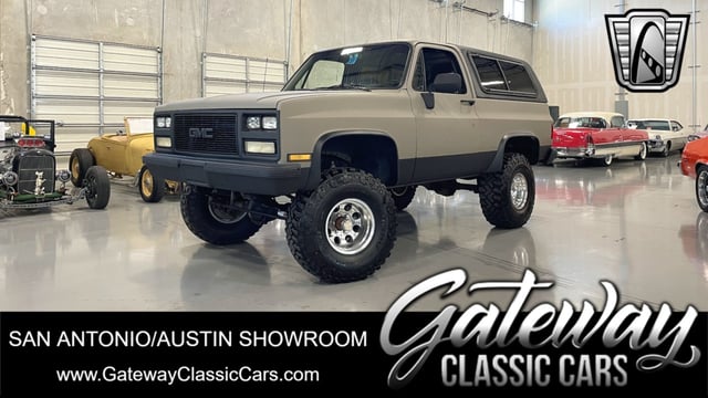 1982 Chevrolet K5 Blazer in Hugger Orange - Highlander Edition 