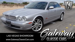 2004 Jaguar XJR 