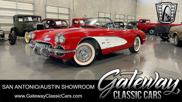 Auto World Ultra cheapest Reds Corvette Classics