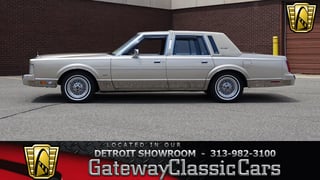 1988 Lincoln Town Car 